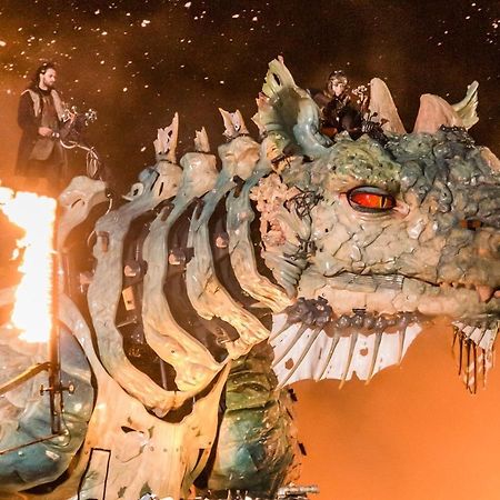 Apartmán Lazur Du Dragon Calais Exteriér fotografie