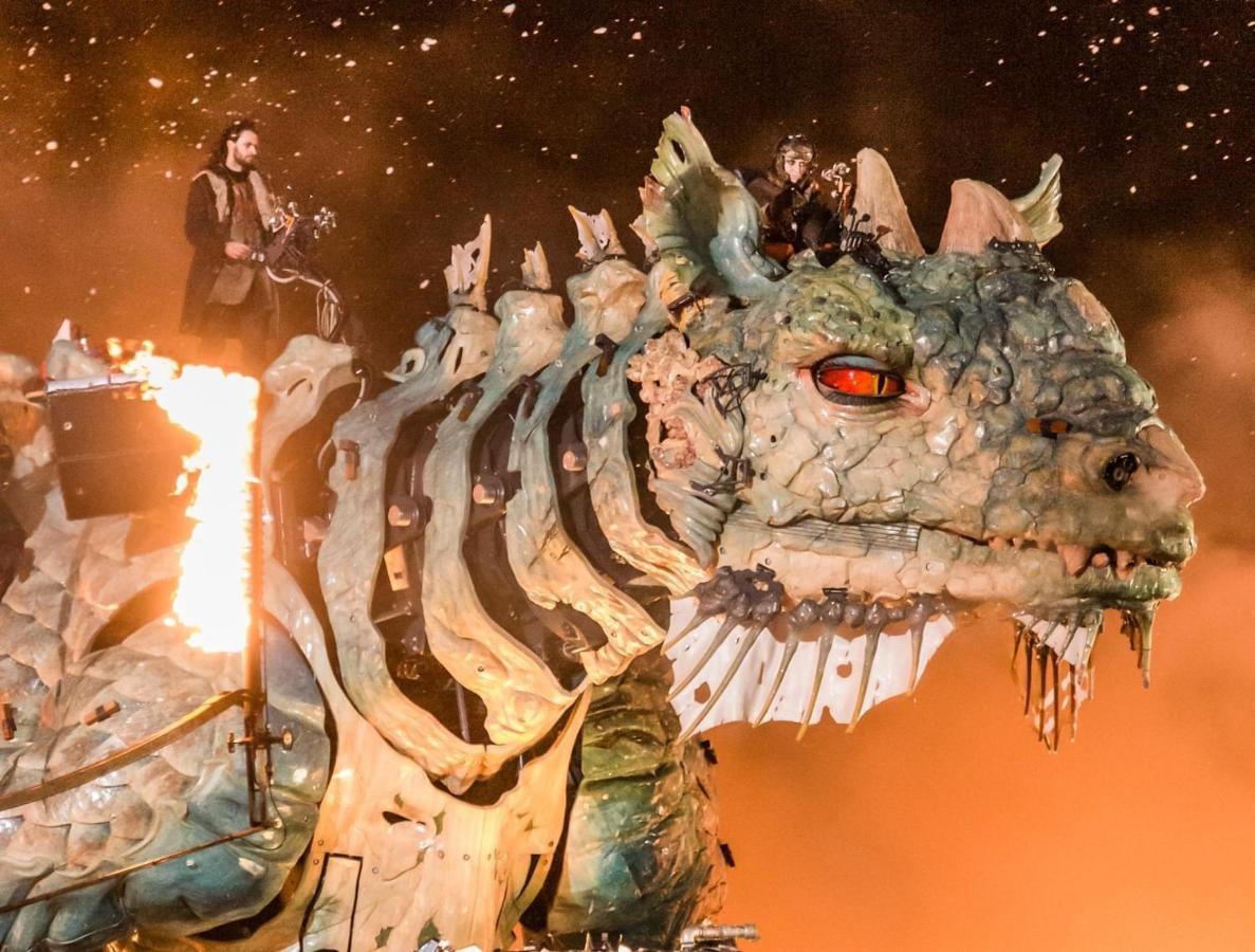 Apartmán Lazur Du Dragon Calais Exteriér fotografie